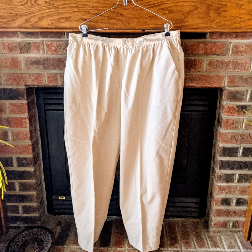 Koret elastic waist khaki colored pants size 22W